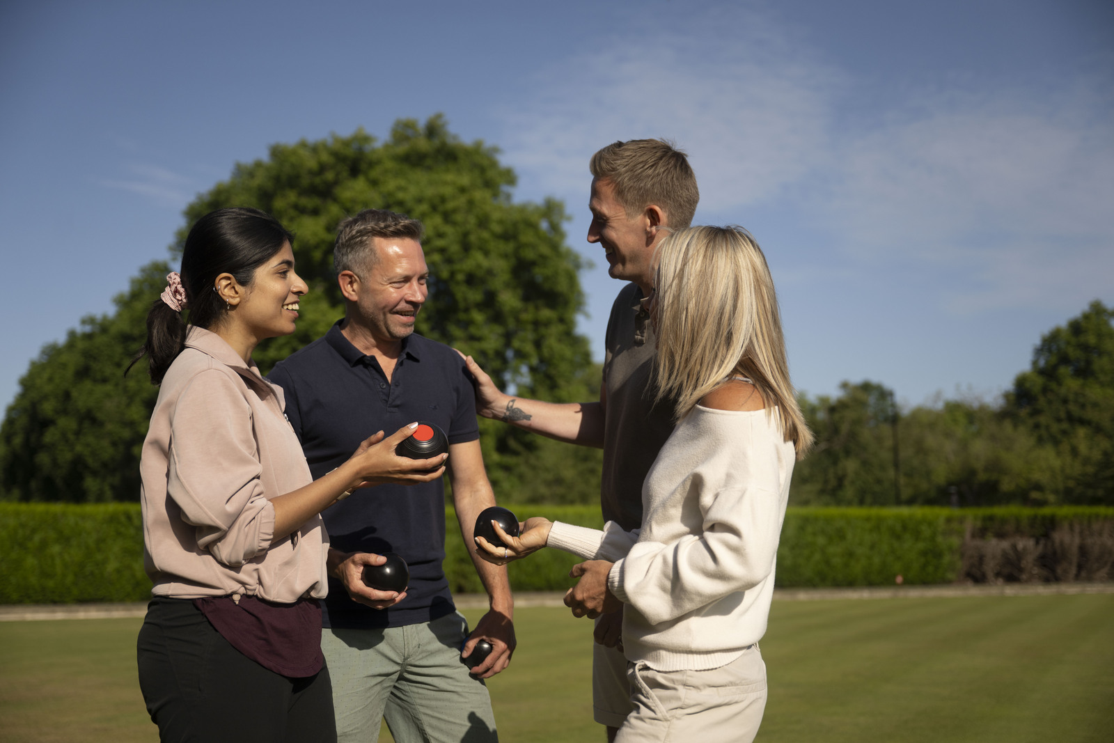 Group playing bowls at Hyde Park1